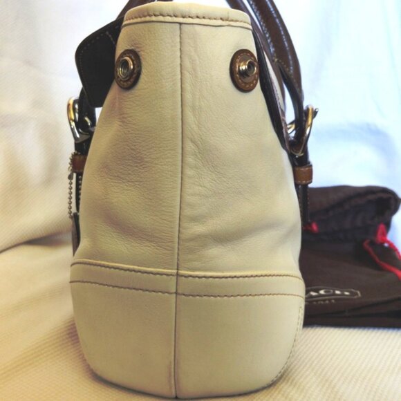 Coach Vintage Soho Leather Flap East/West Satchel in White & Saddle, EUC - Picture 11 of 16